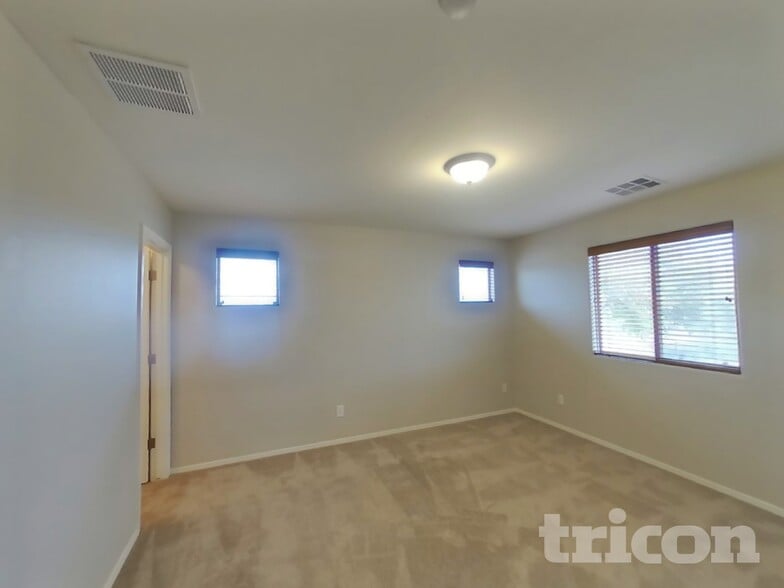 Building Photo - 4028 W Pedro Ln