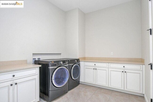 Building Photo - 1928 Barbaresco Ln