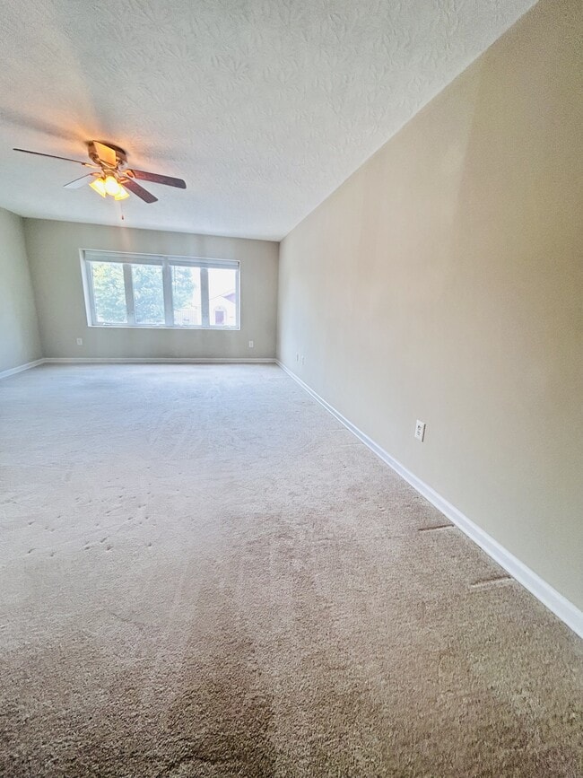 Building Photo - 38 Rosette Ln
