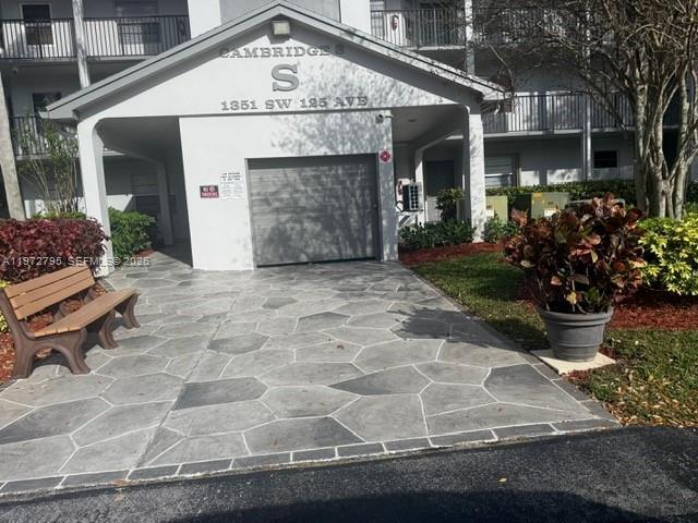 Building Photo - 1351 SW 125th Ave