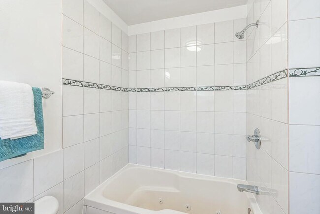 Building Photo - 1526 8th St NW