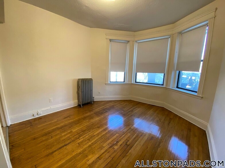 Building Photo - 1148 Commonwealth Ave