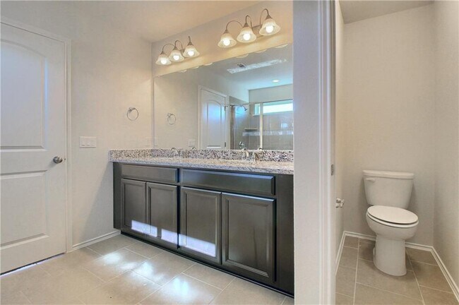Building Photo - 13909 Osmarea Dr