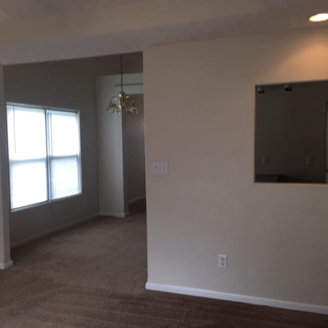 Building Photo - Leestown Rd area -Spring Valley 250801
