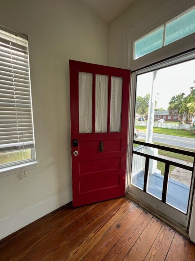 Building Photo - Downtown Beaufort House for Rent