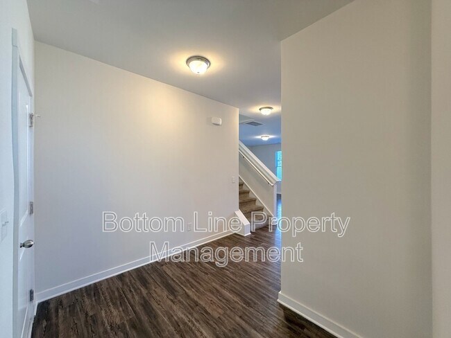 Building Photo - 706 Anglin Forest Way