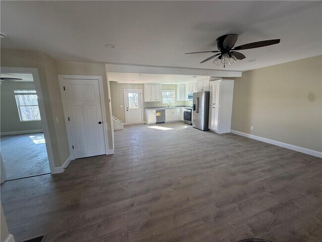 Building Photo - 200 Grand Oak Ln