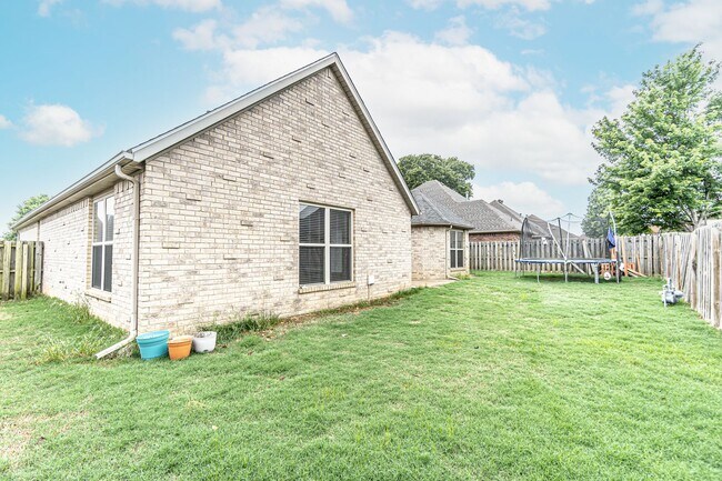 Building Photo - Cozy Centerton Home for Lease!