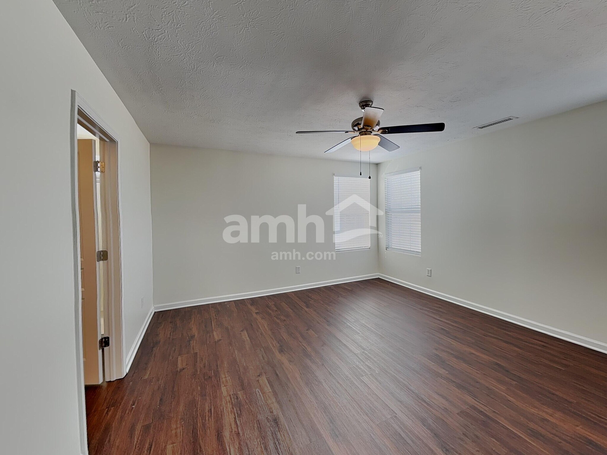 Building Photo - 6605 Shooting Star Dr