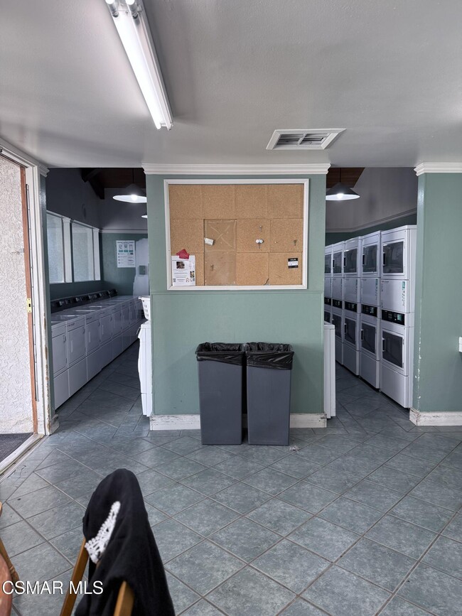 Building Photo - 20134 Leadwell St