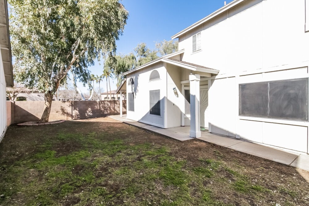 Building Photo - 1915 S 39th St