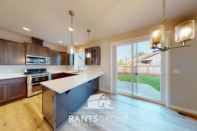 Building Photo - Beautiful Newer Construction!  Easy I5 access & JBLM Commute!