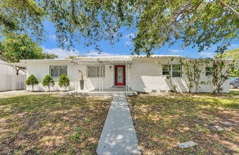 Building Photo - 2001 Washington St