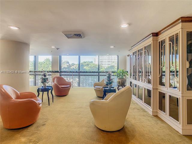 Building Photo - 10185 Collins Ave