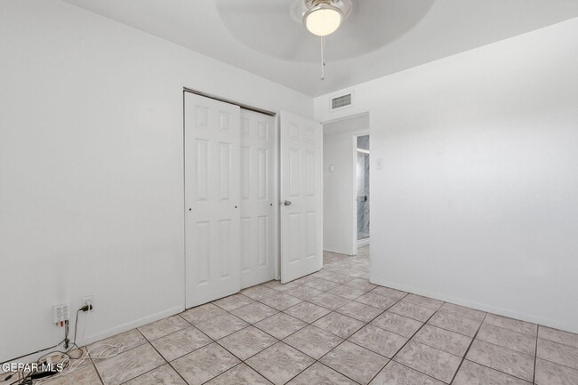 Building Photo - 157 Cherry St