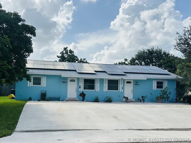 Building Photo - 1657 Magnolia Ln