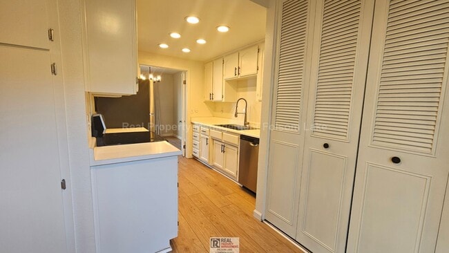 Building Photo - Coming Soon: Updated 2BR Townhome w/ Private Fenced Patio & Garage – Cameron Park