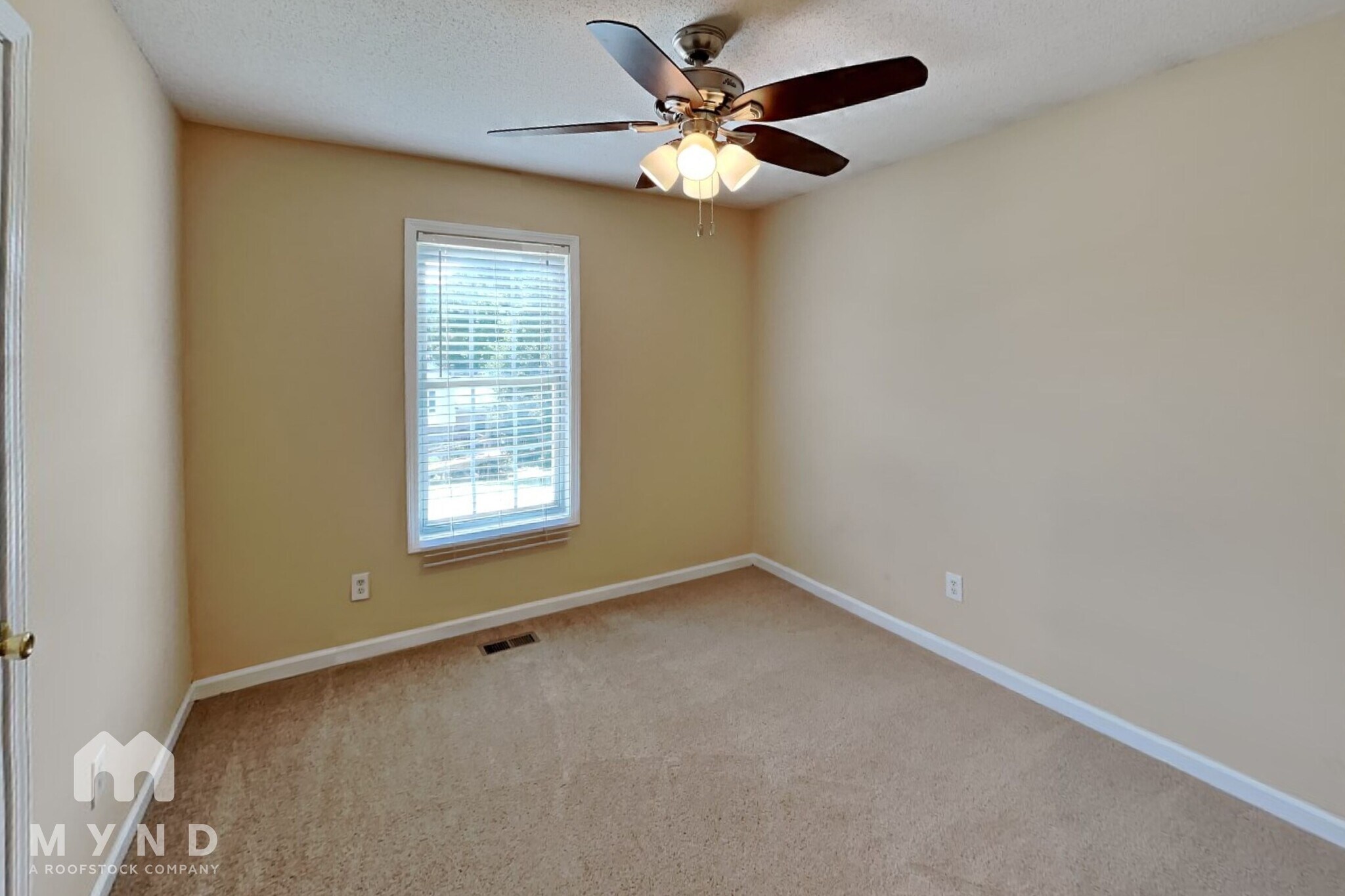 Building Photo - 413 River Trace Dr