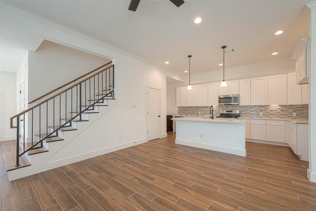 Building Photo - 13419 Scott St