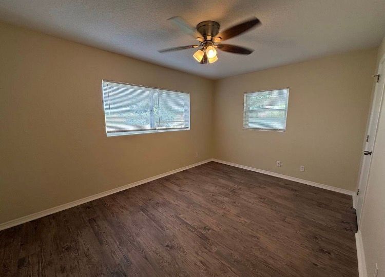 Building Photo - 3253 Little Sound Dr