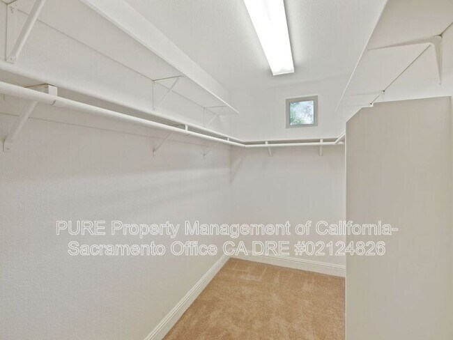 Building Photo - 1732 Bamboo St