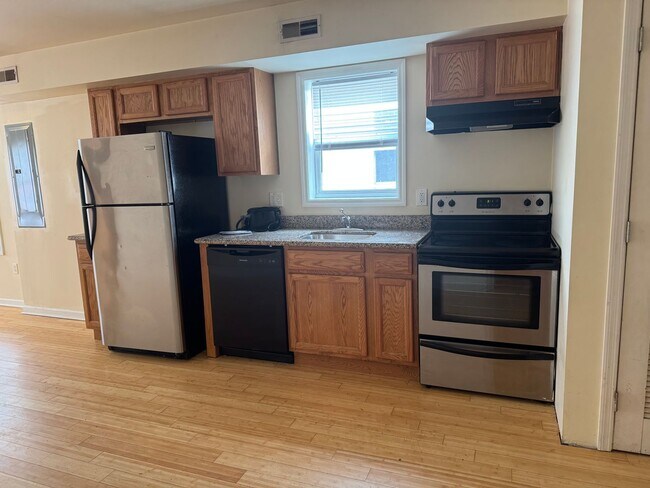 Building Photo - 1523 N 17th St