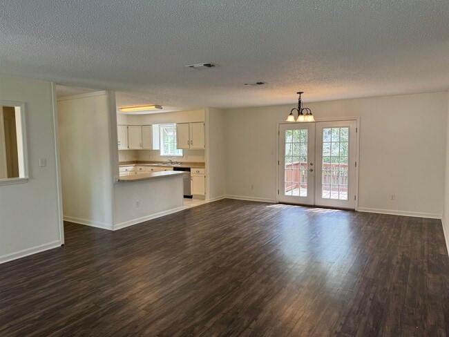 Building Photo - 255 Skate Dr