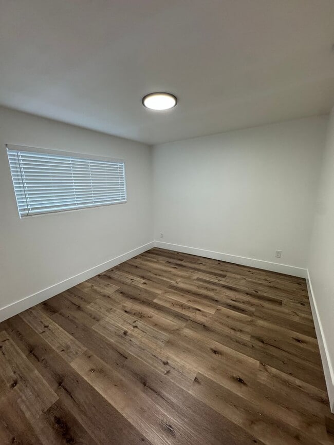 Building Photo - Newly Renovated 3 Bedroom 2 Bathroom Home ...
