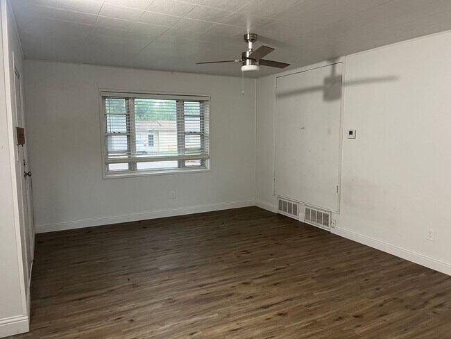 Building Photo - 5857 Dennis Ave