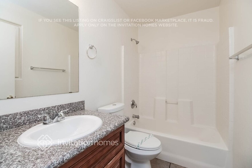 Building Photo - 7226 W Hess Ave