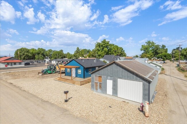 Building Photo - 205 N Fouch St