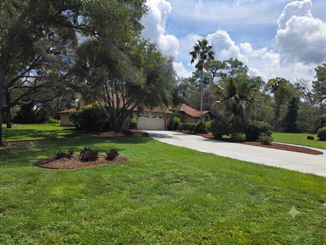 Building Photo - 10300 Woodland Waters Blvd