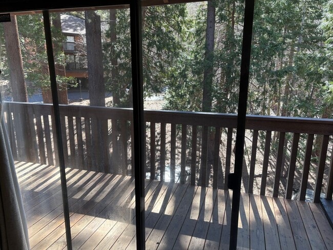 Building Photo - 2 bedroom plus loft condo with carport