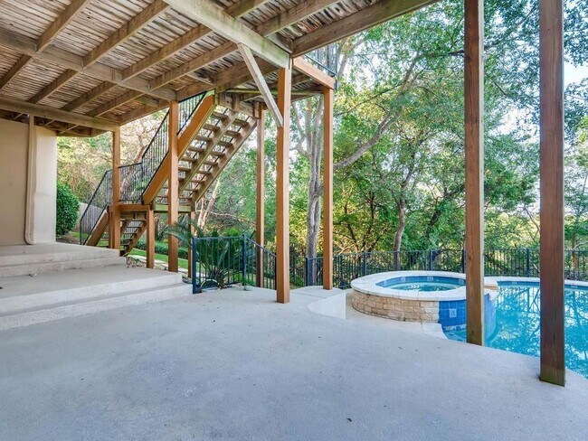 Building Photo - 6819 Chalk Hill Dr