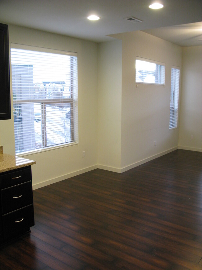 Building Photo - Modern End Unit 3 Bedroom Townhome with So...