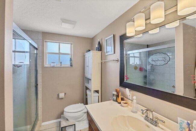 Building Photo - 3010 Golden Rain Dr