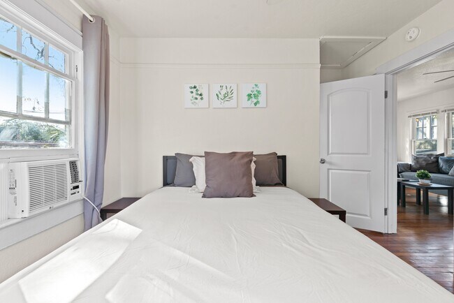 Building Photo - 2672 Post St