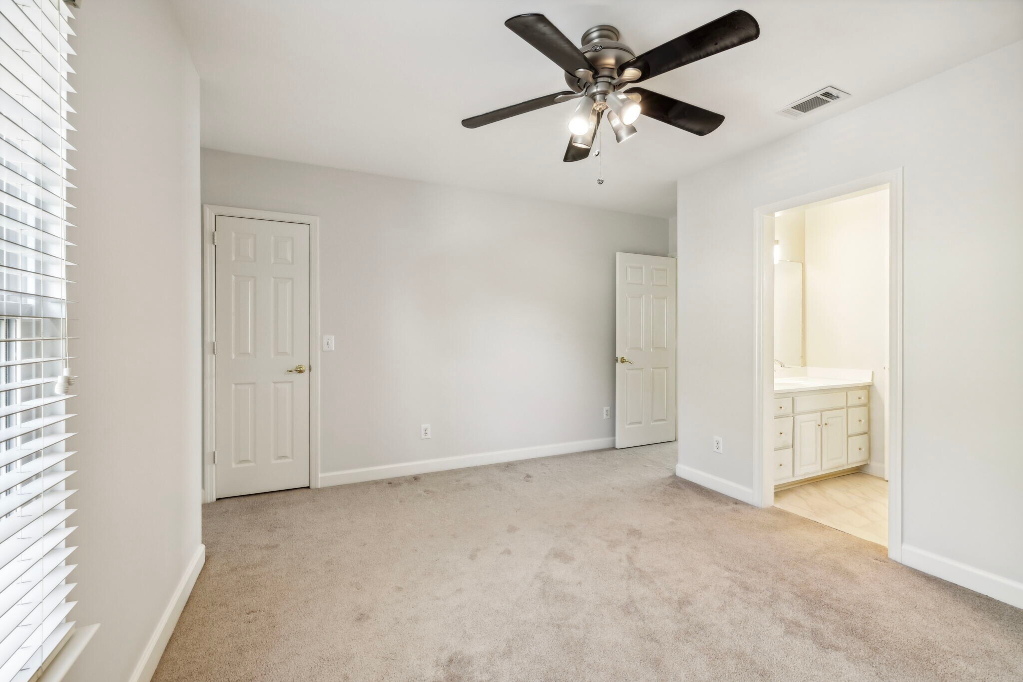 Building Photo - 1614 Brentwood Pointe