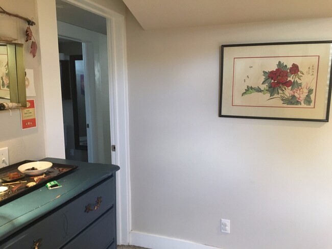 Building Photo - Live a Block Away from Sloan's Lake! Licen...