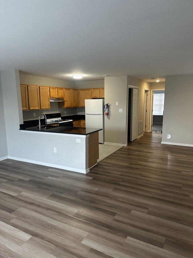 Kitchen/Eating Area - 120 N 4th Ave