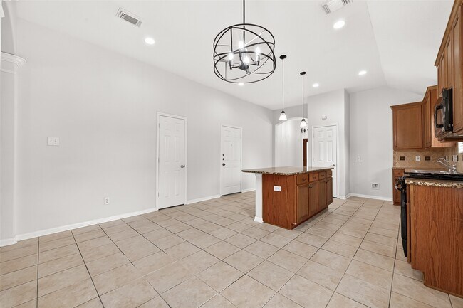 Building Photo - 6030 Wildbriar Ln