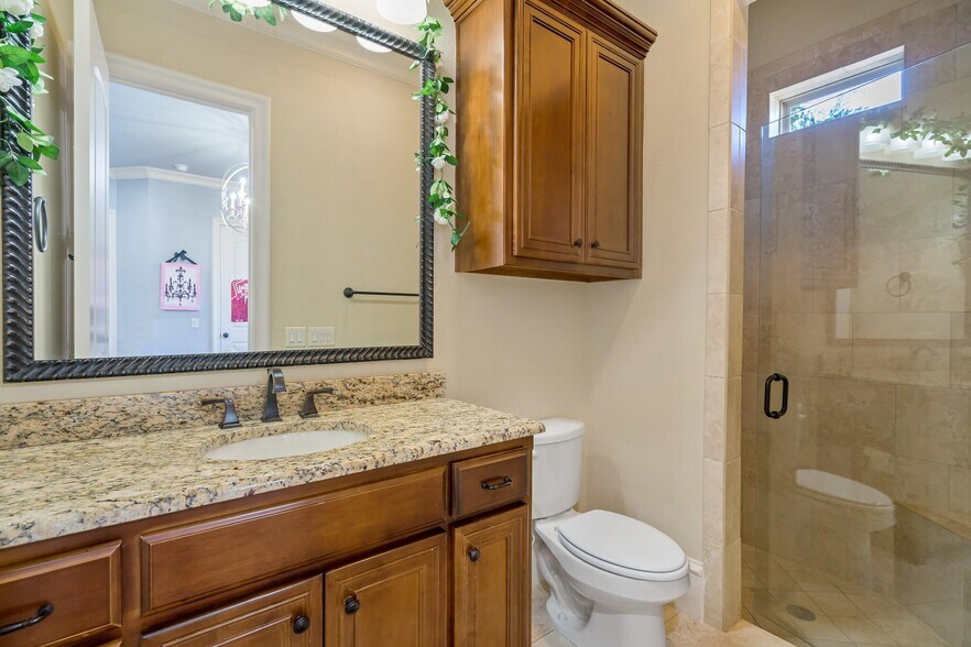 Building Photo - 931 Woodview Dr