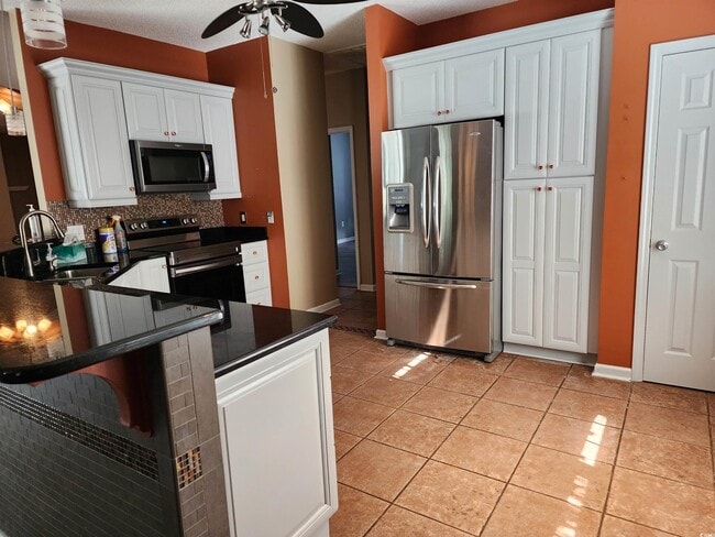 Building Photo - 2360 Clandon Dr