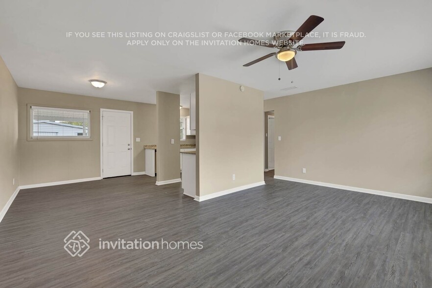Building Photo - 1650 Cezanne Dr W