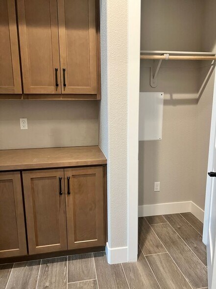 Building Photo - 2557 Orinoco Pl