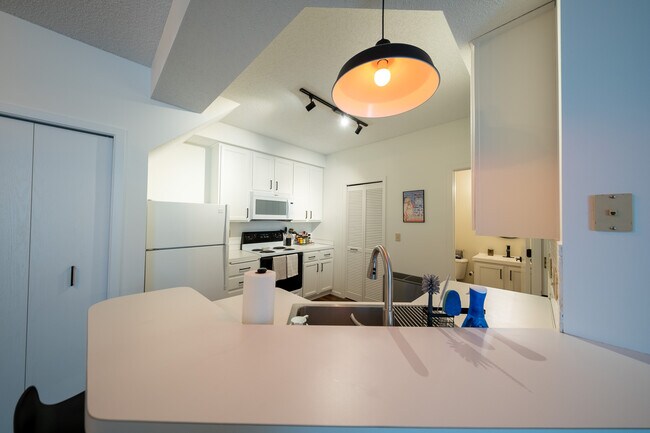 Building Photo - 4275 Merrimac Lane North