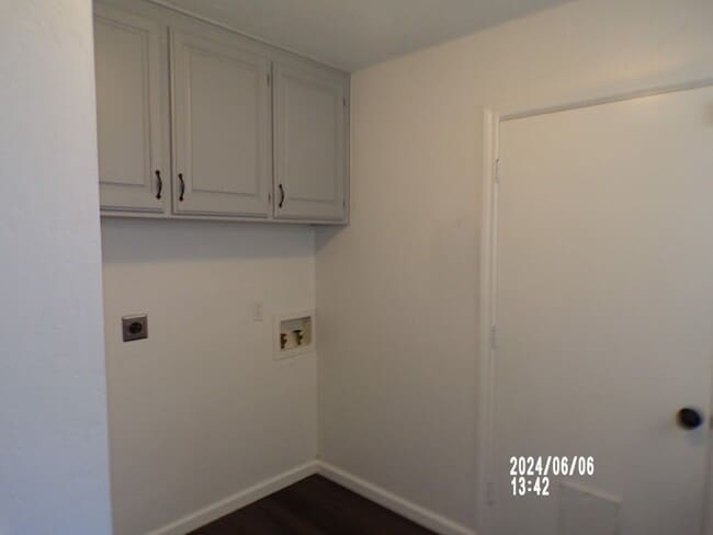 Building Photo - 902 NW Becontree Pl