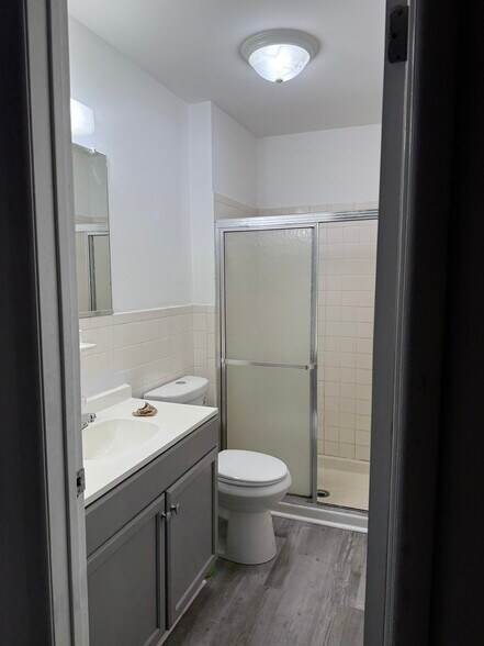 Building Photo - 1 Oyster Bay Rd