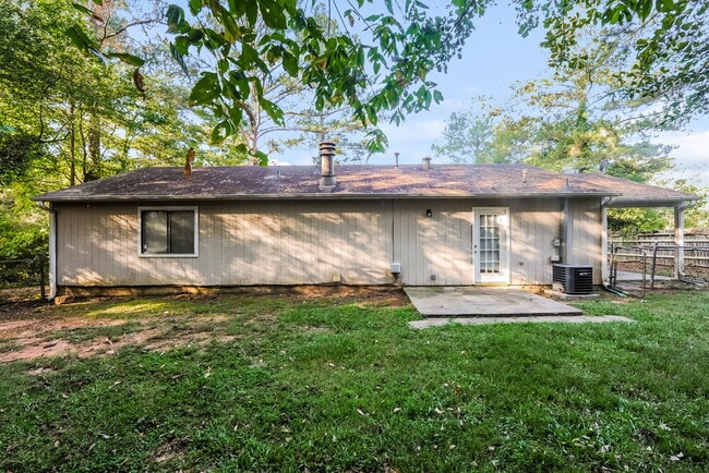 Building Photo - 3835 Scarsborough Dr SW