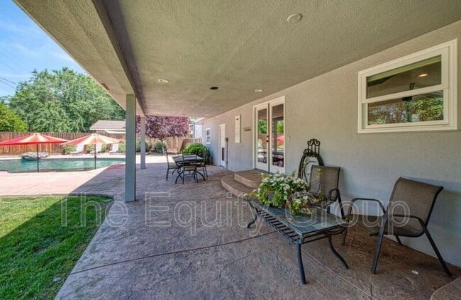 Building Photo - 2148 E College Ave